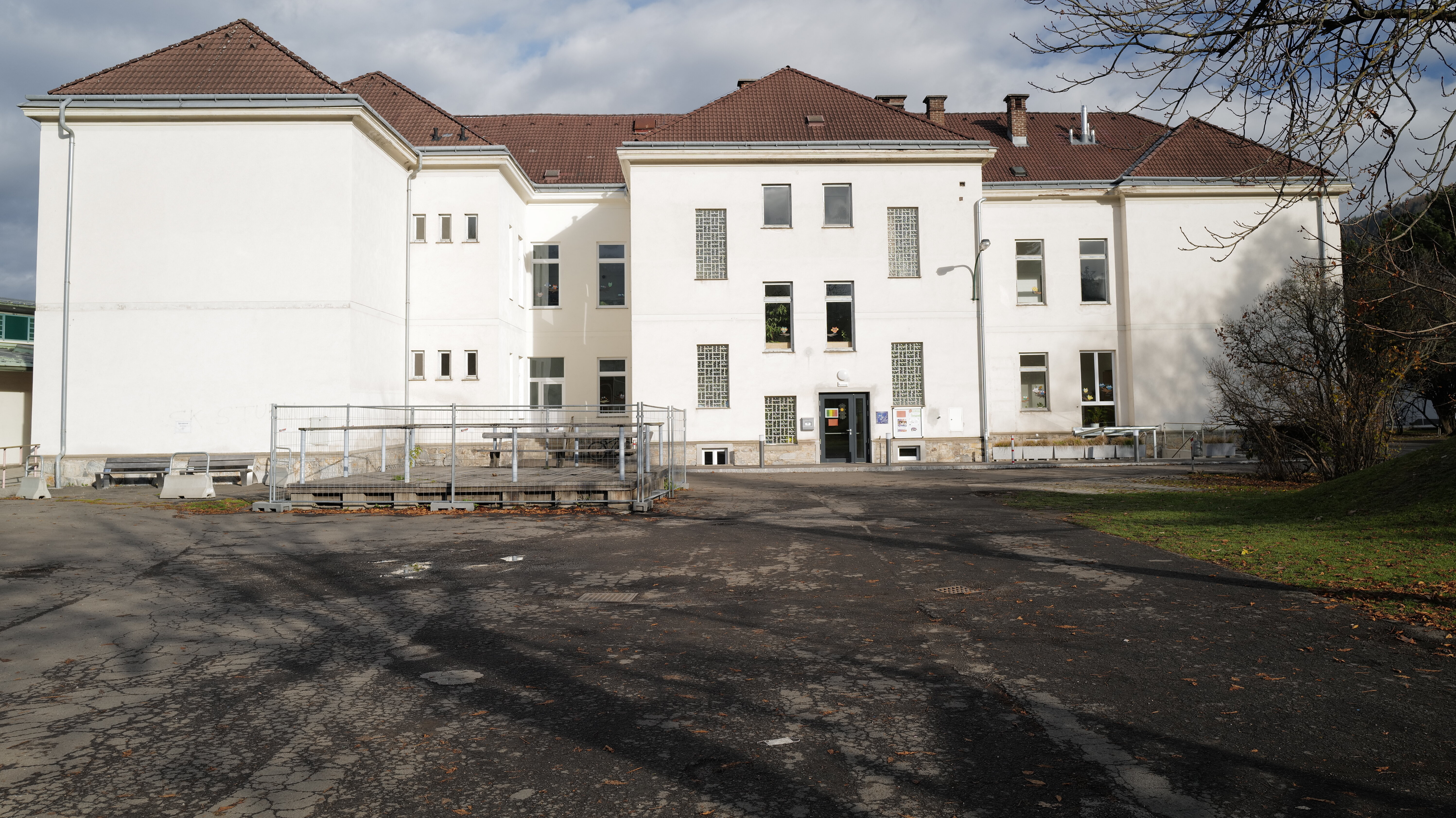 Gebäude